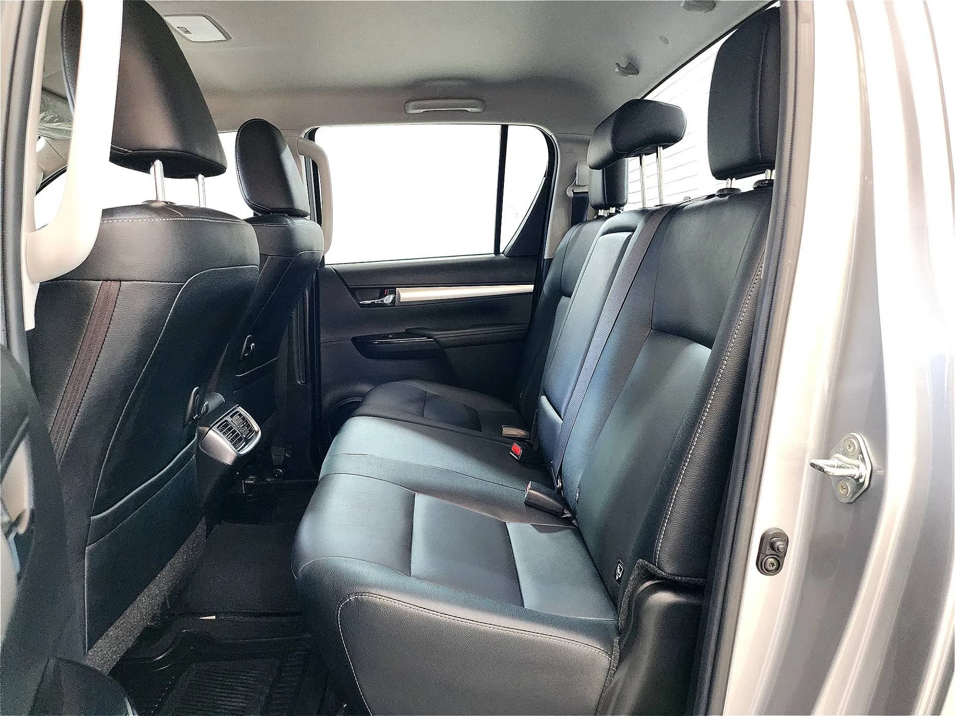 2021 Toyota Hilux Revo Prerunner High (2.4) โตโยต้า ซัมมิท ยูสคาร์ ...