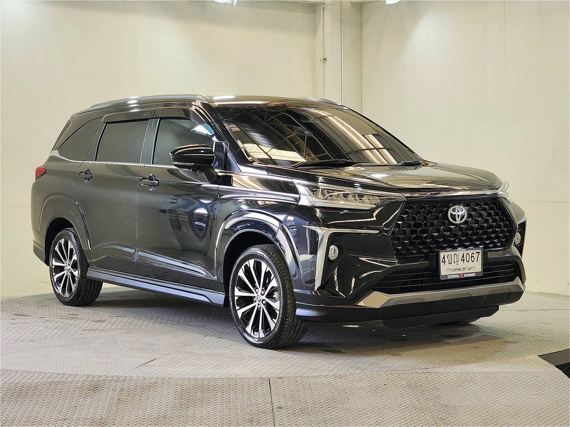 Carousel thumbnail 4